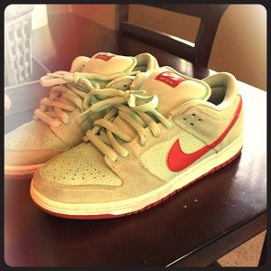 Mint Nike SB Dunks