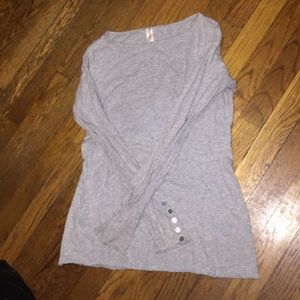 Grey long sleeve t shirt