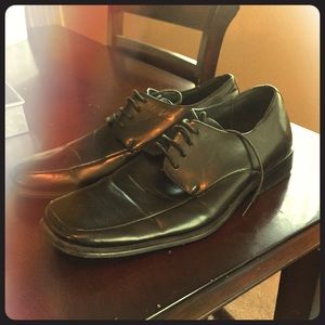 Men's dress shoes