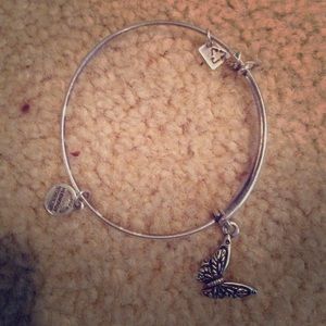 ALEX & ANI BUTTERFLY BANGLE 💫