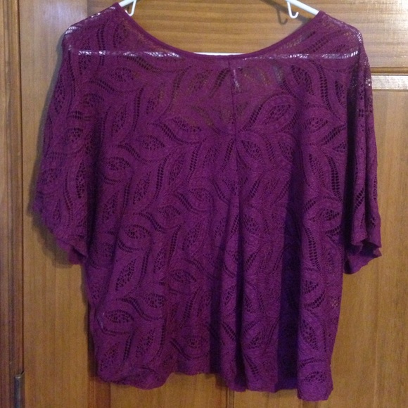 Plum flowy crop top with patterned back! - Picture 2 of 3