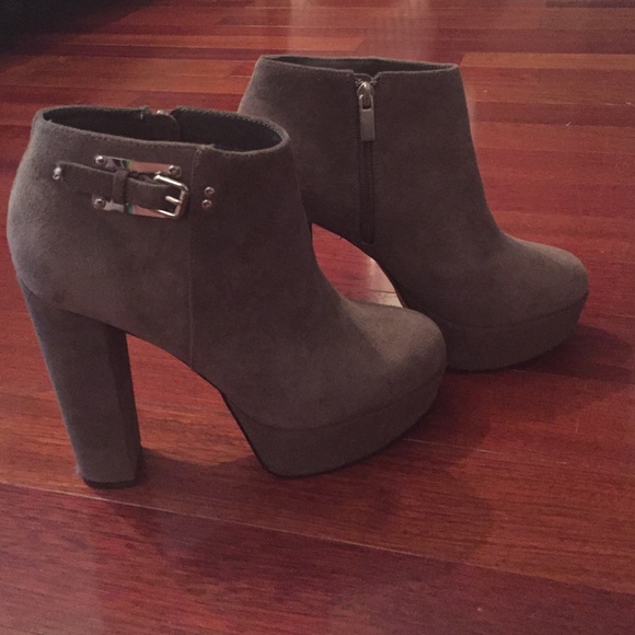 Dolce Vita suede booty heels - Picture 2 of 4