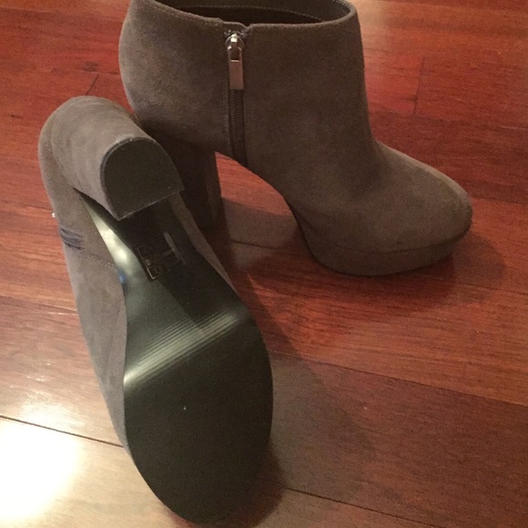 Dolce Vita suede booty heels - Picture 3 of 4