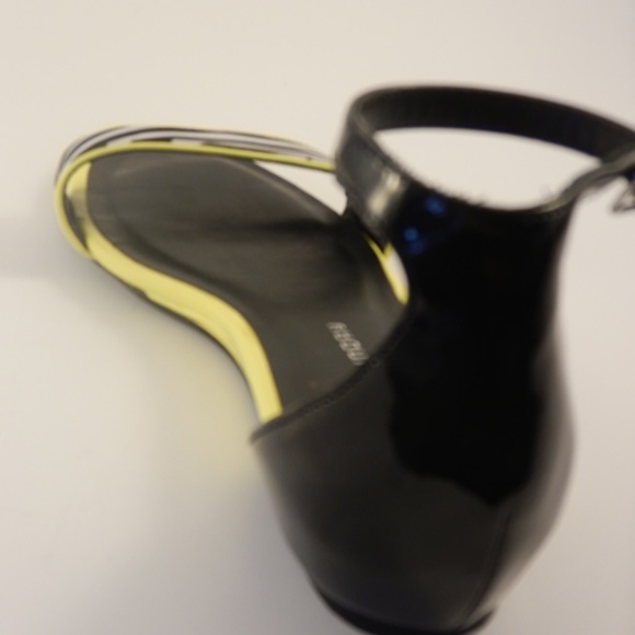 CL women safari sandals by Chinese Laundry - Picture 3 of 4