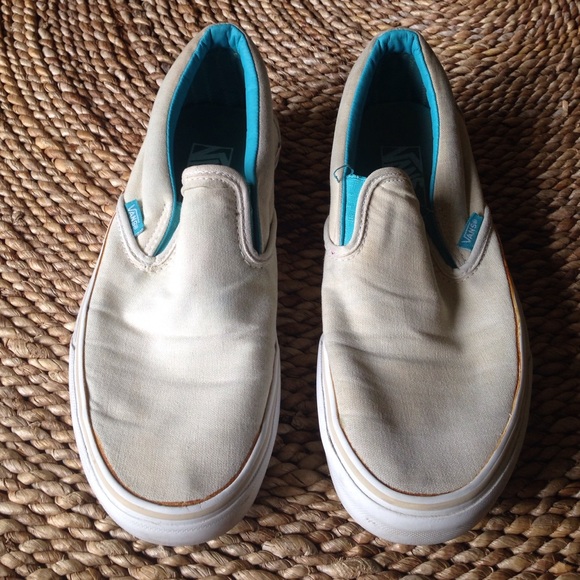 Cream Vans with blue lining 💙