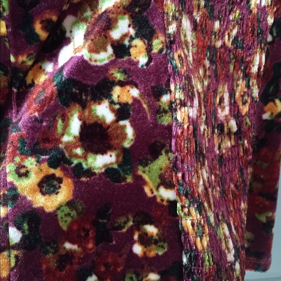 Velvet floral top - Picture 3 of 3