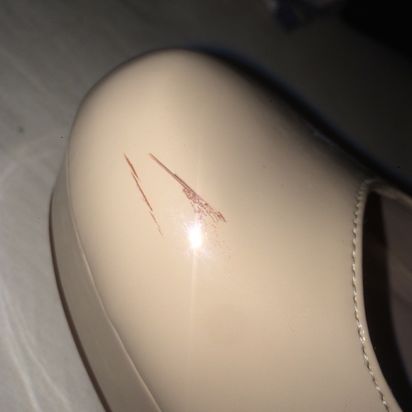 Beige heels - Picture 2 of 2