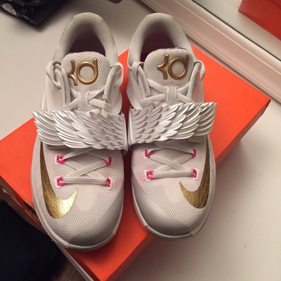 NIKE KD AUNT PEARLS SIZE 6 (GS)