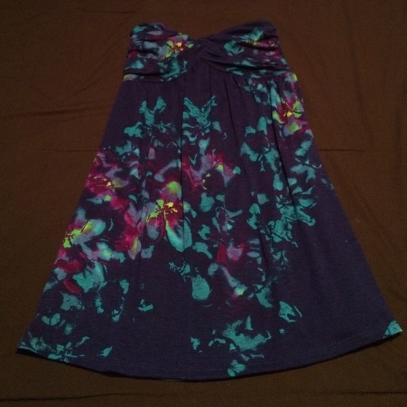 Dresses & Skirts - Beautiful Blue Floral Dress
