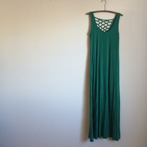 Comfortable emerald green dress!