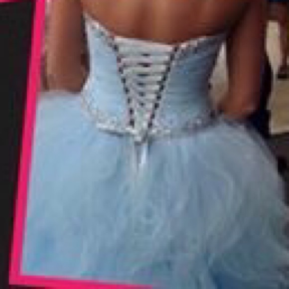 I'm selling my prom dress - Picture 2 of 4