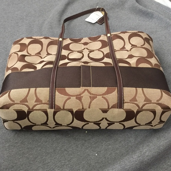 🆕Authentic💯 Coach handbag✅ - Picture 2 of 3