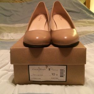 Cole Haan nude Edie low pumps