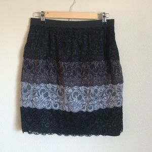High waisted gradient skirt with layered lace.