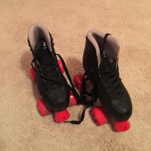 Kids black roller skates