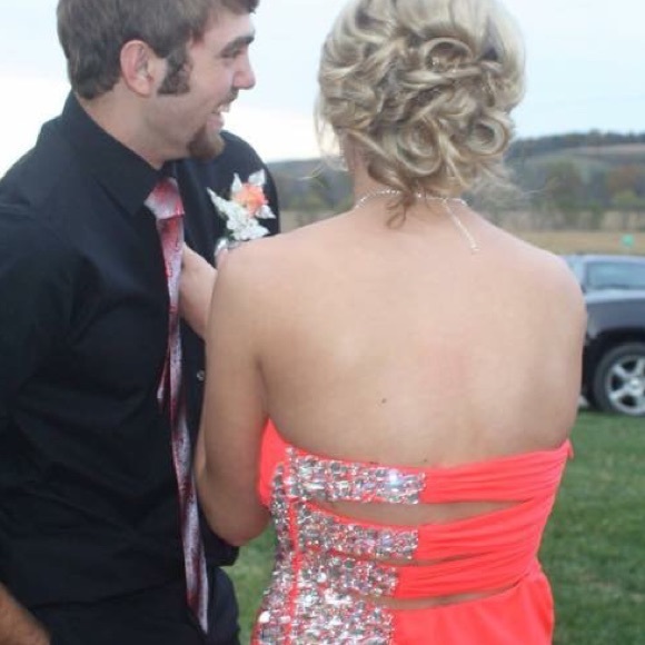 Homecoming dress - Picture 2 of 4