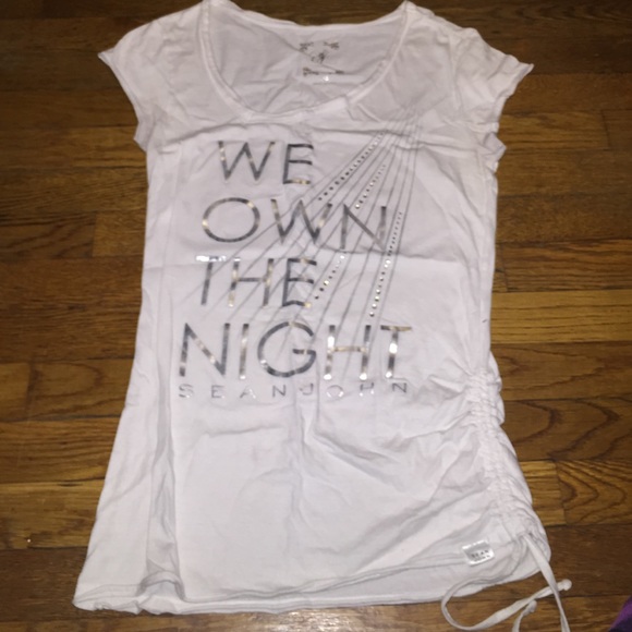White tee - Picture 1 of 4