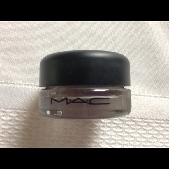 Mac Pro Longwear Paint Pot