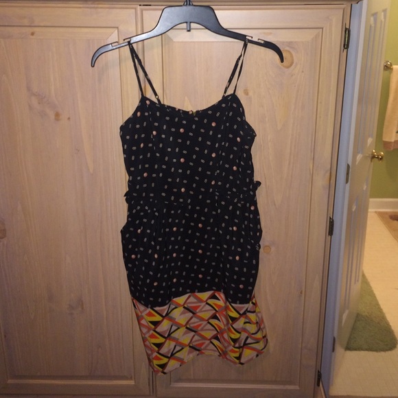 Dress with pockets-size small-zips in back