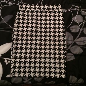 Houndstooth pencil skirt. NWOT