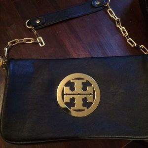 Tory burch purse.