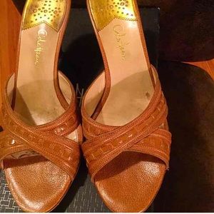 FLASH SALE ⚡️🔥⚡️🌟Cole Haan Leather Kitten Heels