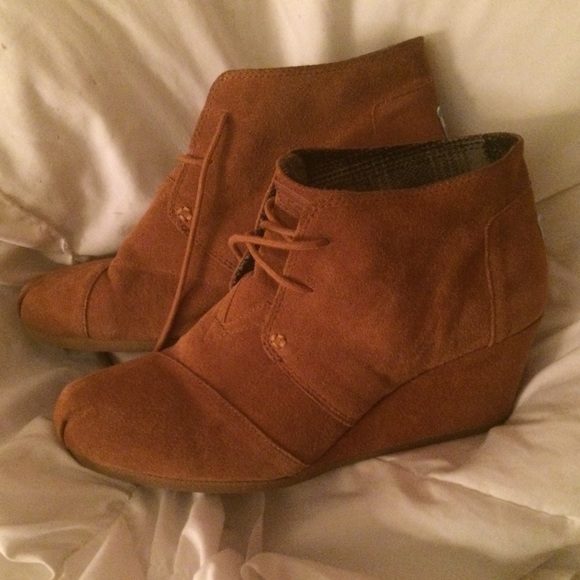 TOMS Boots - TOM'S Desert wedge booties