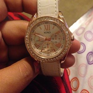 Cute watch with 7 different attachments ☺️😋