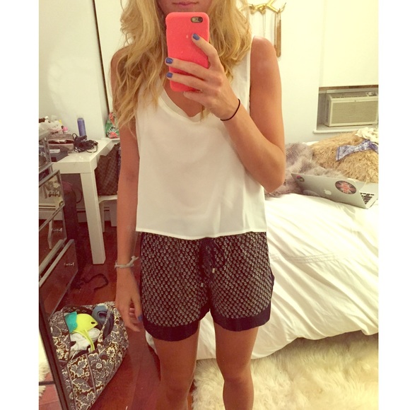 Zara Woman patterned short