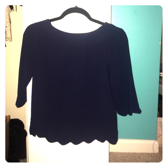 A super cute casual navy blue shirt!!