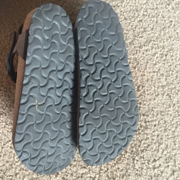 Birkenstock sandals 💕 v-day sale! 💕 - Picture 4 of 4