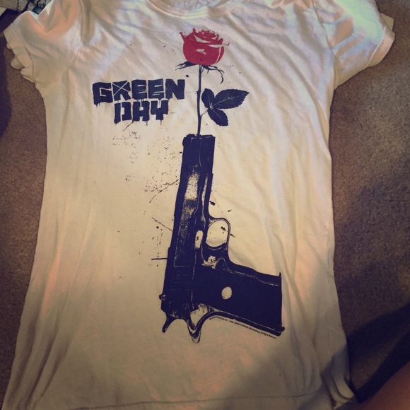 Green Day t shirt from hot topic