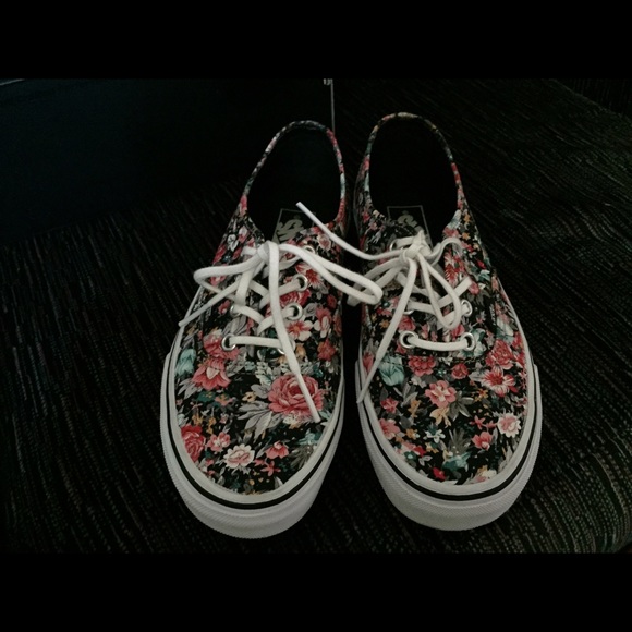 FLORAL PRINT VANS 🌸🌹💐🌷🌼🌺🌻