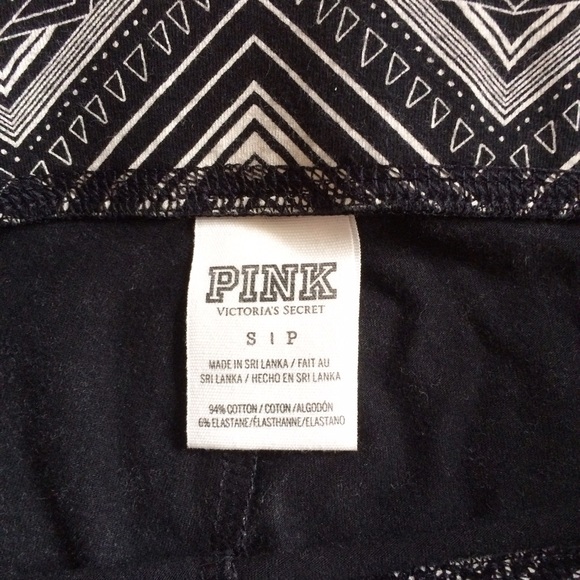 ❌Bundled❌ Victoria's Secret Patterned Leggings - Picture 4 of 4