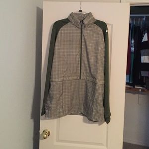 Worn twice men's Nike golf pullover