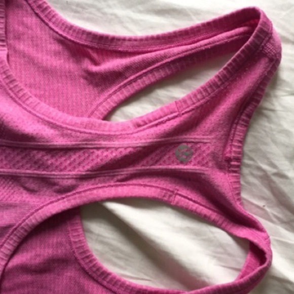 pink lululemon tank ON RESERVE :)