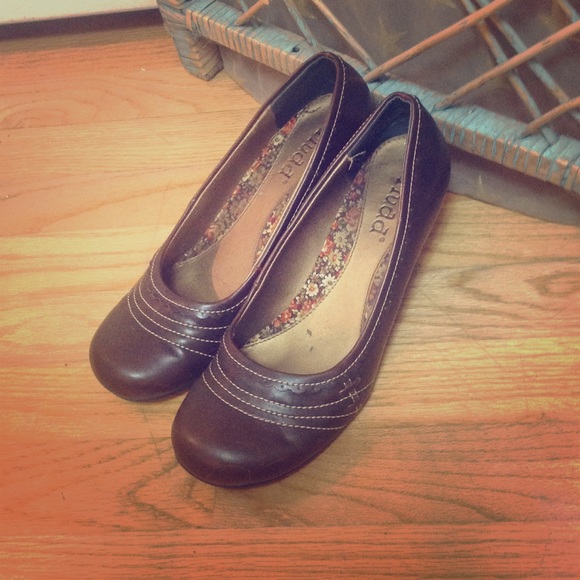Brown low heels in 7.5