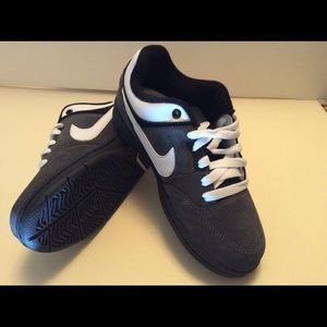 Youth Nike boys shoes