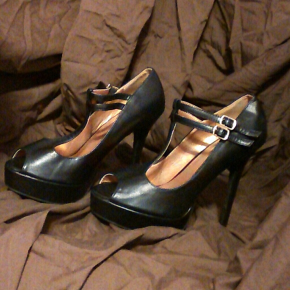 Opened Toe Double Strap Heel