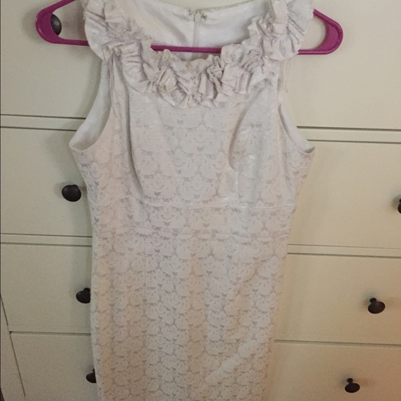 Beautiful white lace dress 💕