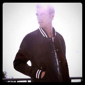 bomber black stripe classic