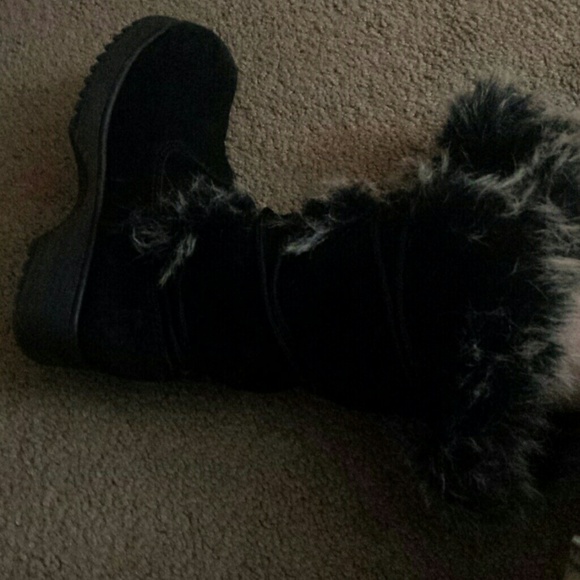 Boots - Picture 2 of 3