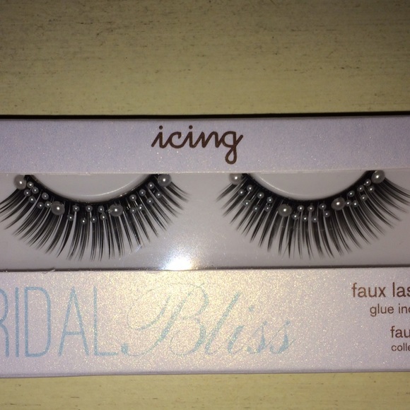 Faux Lashes - Picture 2 of 2