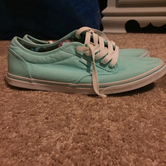 Vans - Picture 2 of 4