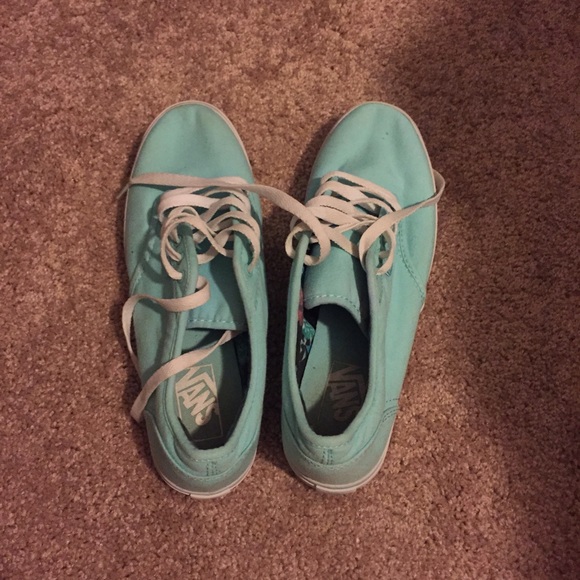 Vans - Picture 3 of 4