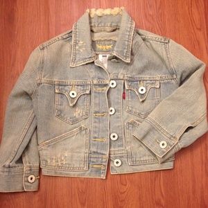 Crop Levi's jean jacket