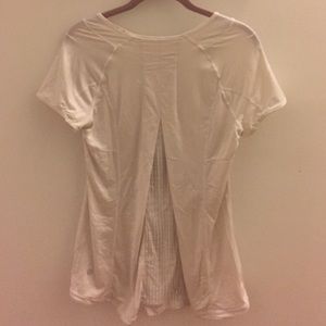 Lululemon White Running Tshirt w Opening in Back