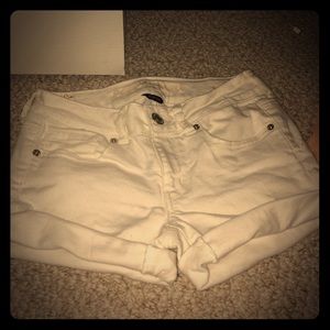 Super cute white Jean shorts!