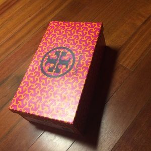 Tory burch shoe box