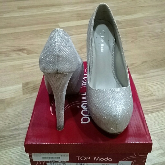 Gold Sparkling Heels - Picture 3 of 3